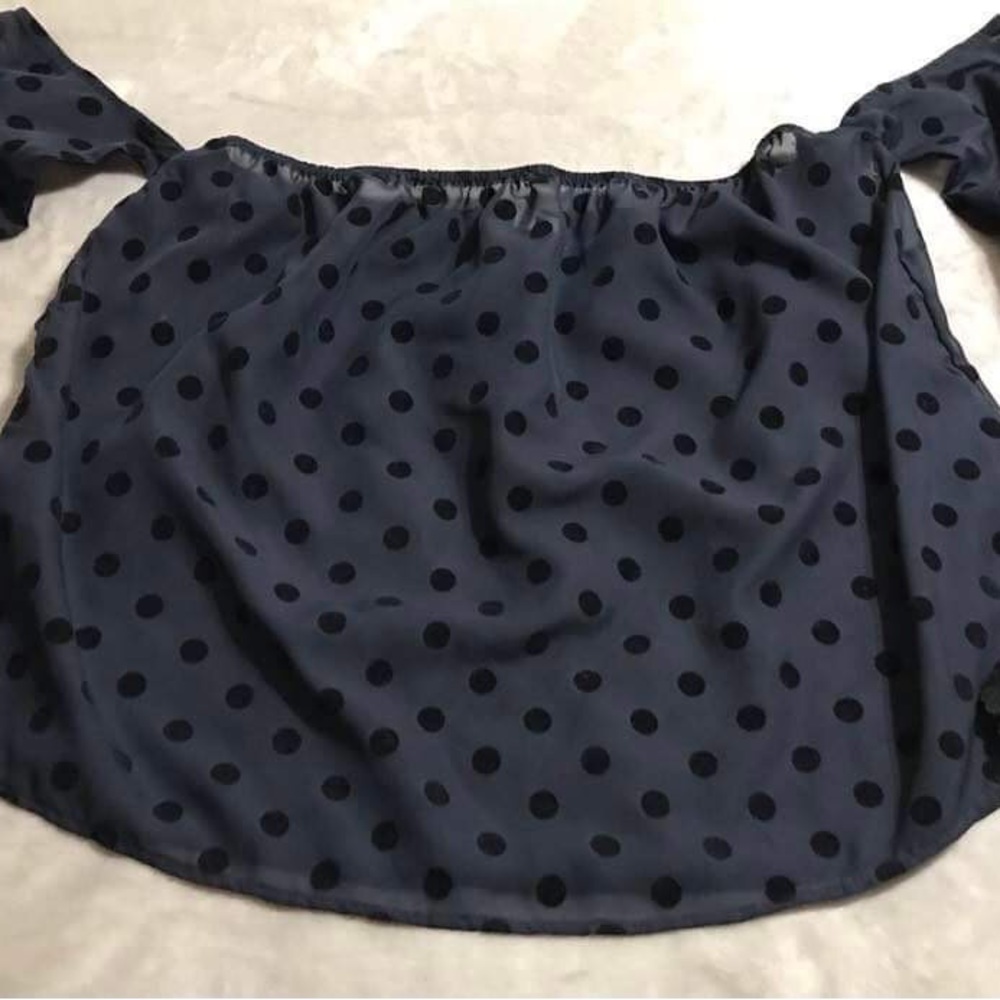 Ciel Black Polka Dots Black Polyester Off Cold Shoulder Thick Eyelet Cuff Blouse - Picture 16 of 16